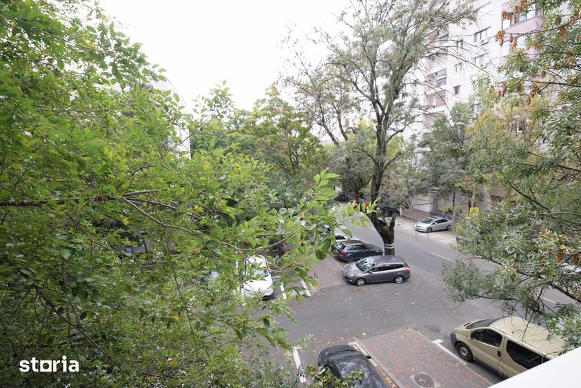 Garsonieră decomandată în Titan