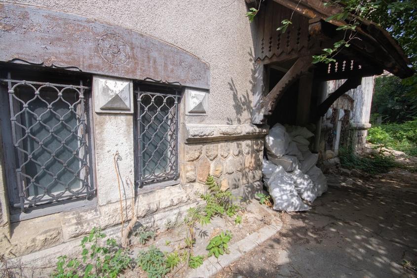 Casă cu 19 camere cu Teren 1725 Mp în Dorobanți
