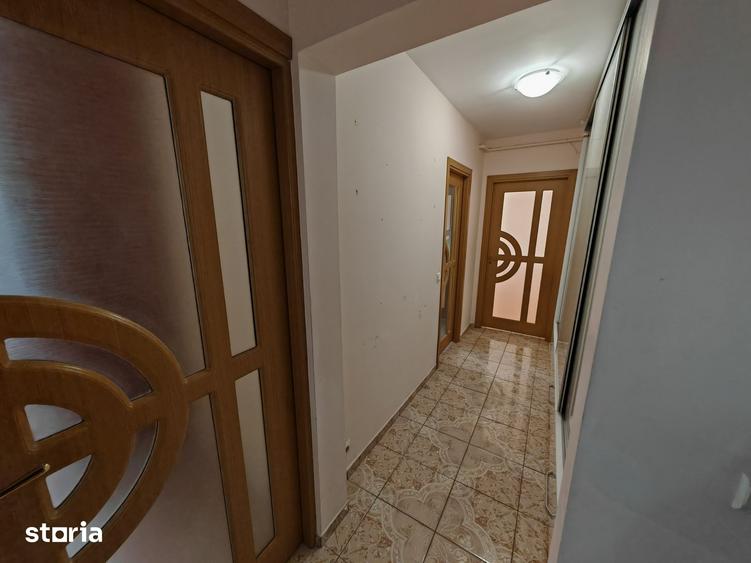 Apartament cu 2 camere decomandat în Republicii