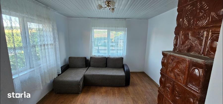 Casă cu 4 camere cu Teren 2600 Mp în Udești