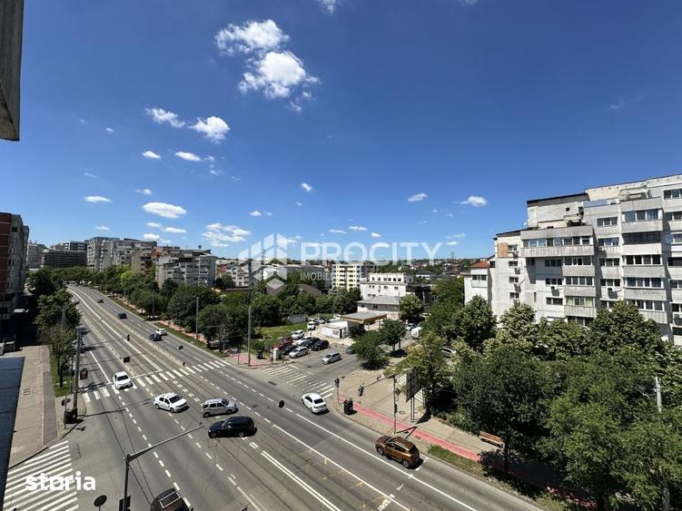 Apartament cu 4 camere decomandat în Nicolina