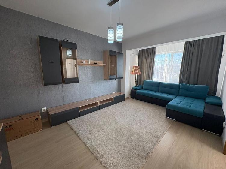 Apartament cu 2 camere semidecomandat, mobilat în Apărătorii Patriei