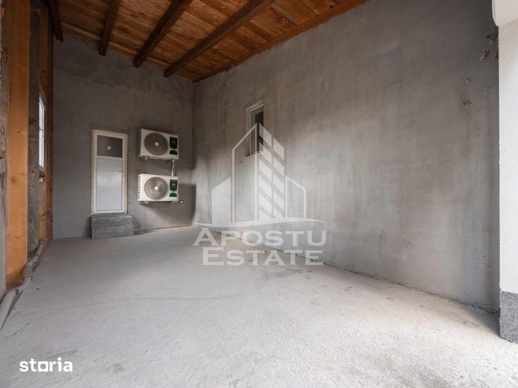 Casă cu 5 camere cu Teren 800 Mp în Pădureni