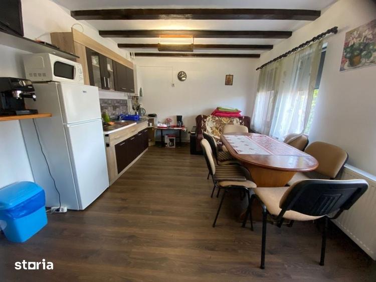 Casă cu 4 camere cu Teren 184 Mp în Central