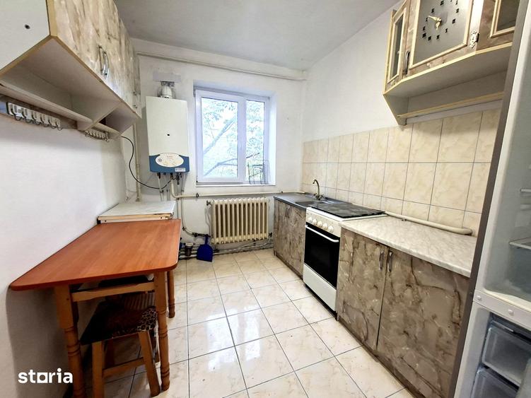 Apartament cu 3 camere decomandat în Tătărași