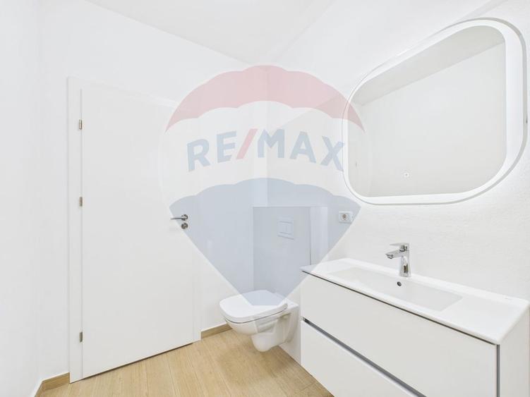Casă cu 3 camere cu Teren 320 Mp în Petrești