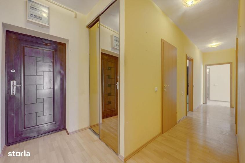 Apartament cu 4 camere decomandat în Titan