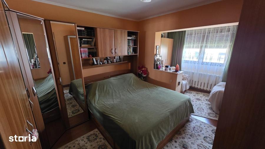 Apartament cu 3 camere decomandat în Tomis III