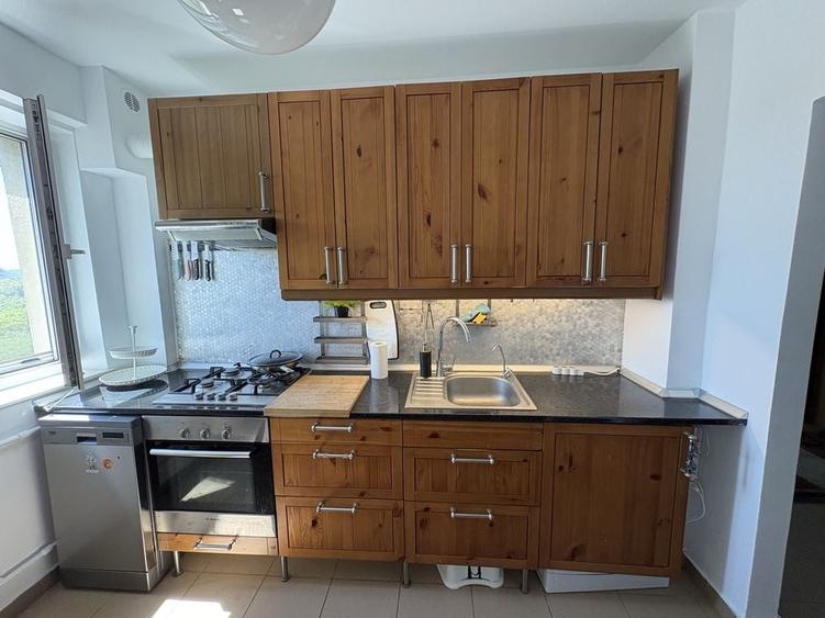 Apartament cu 3 camere nedecomandat în Titan