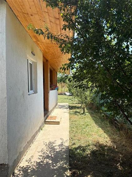 Casă cu 4 camere cu Teren 200 Mp în Central