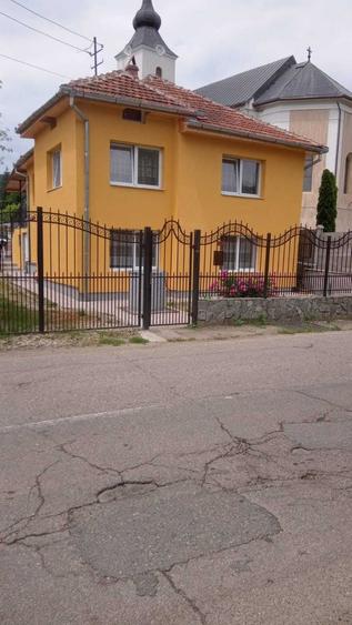Casă cu 4 camere în Certeju de Sus