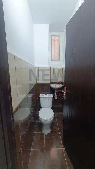 Apartament cu 4 camere decomandat în Romană