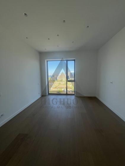 Apartament cu 3 camere semidecomandat în Barbu Văcărescu
