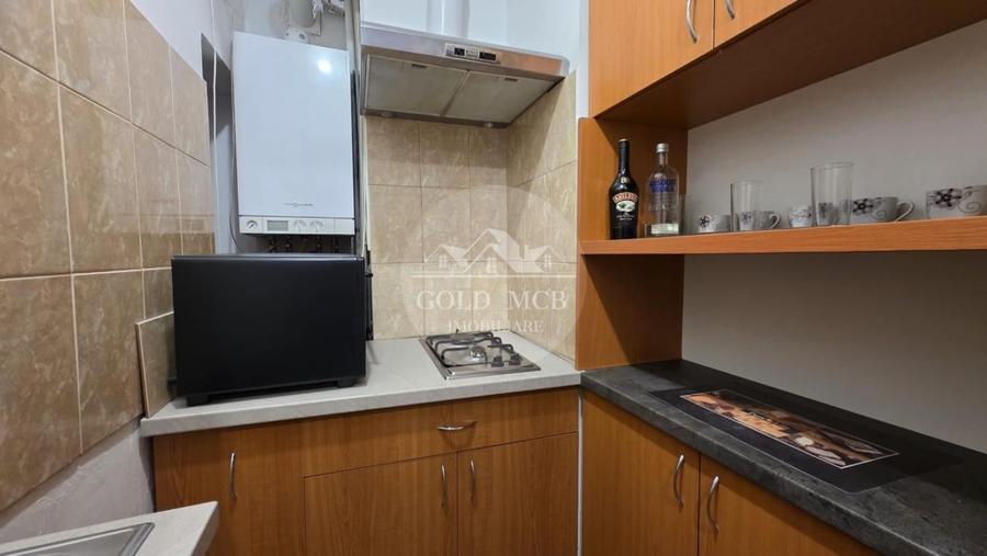 Apartament cu 2 camere semidecomandat, mobilat în P-ța Romană