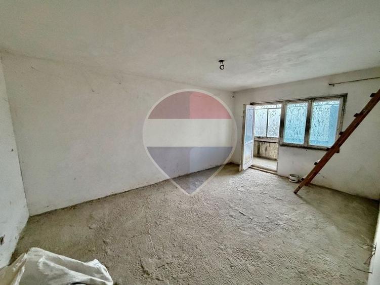 Apartament cu 4 camere decomandat în Brăilei