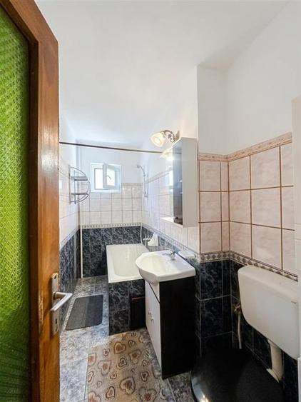 Apartament cu 3 camere semidecomandat în Calea Aradului