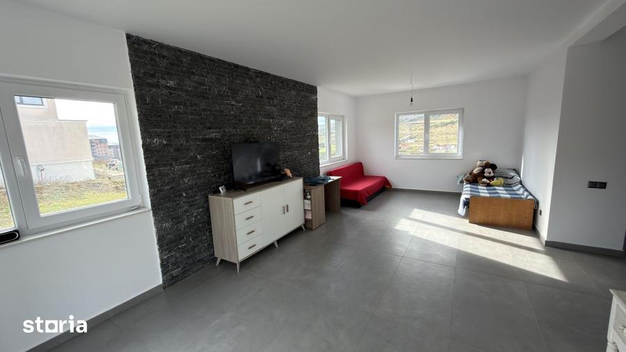 Casă cu 4 camere cu Teren 600 Mp în Chinteni