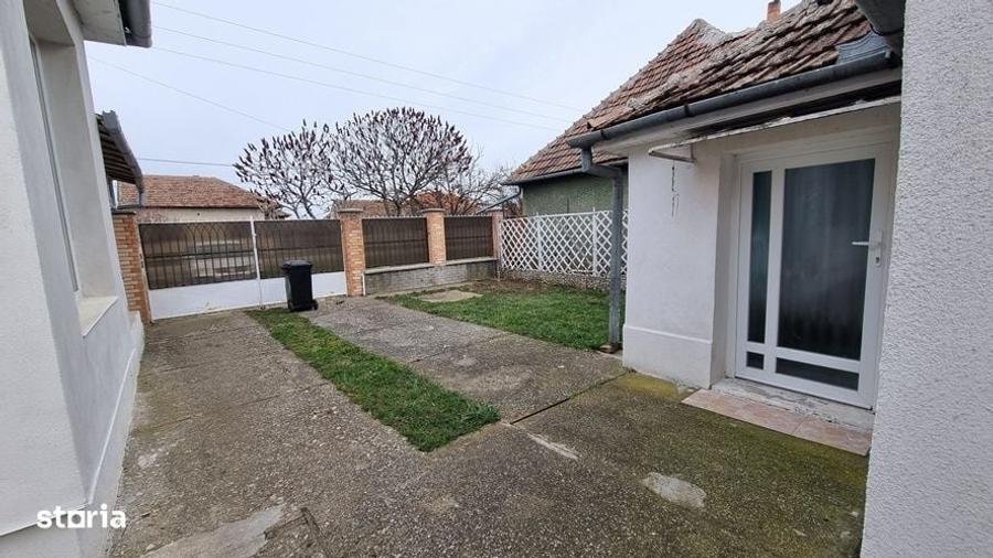 Casă cu 4 camere în Central
