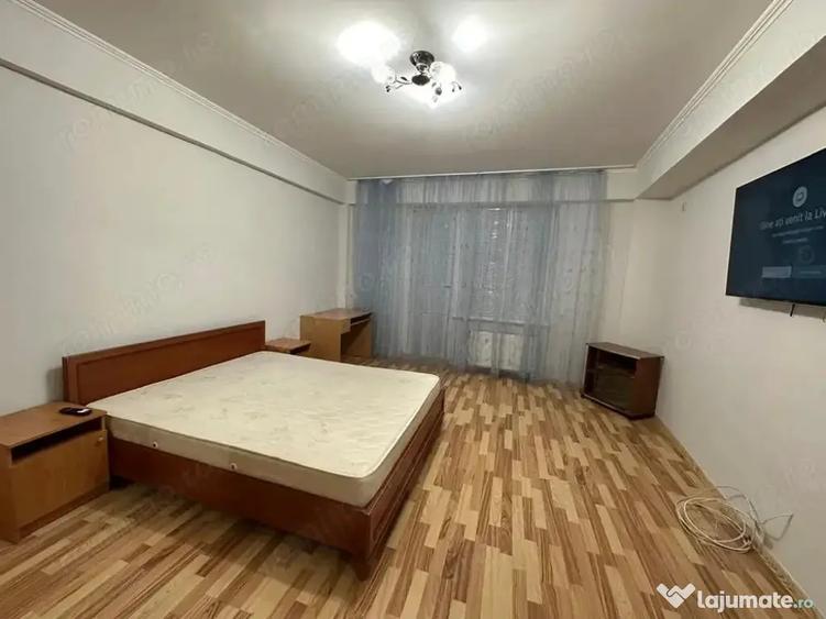 Apartament cu 2 camere decomandat în Complex Studențesc