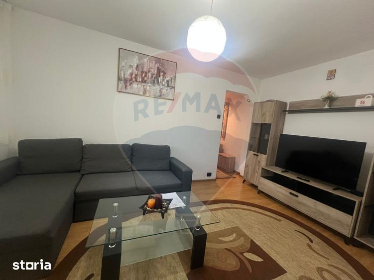 Apartament cu 2 camere semidecomandat, mobilat în Malu Roșu