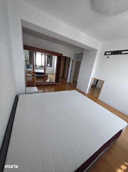 Apartament cu 3 camere decomandat, mobilat în Moșilor