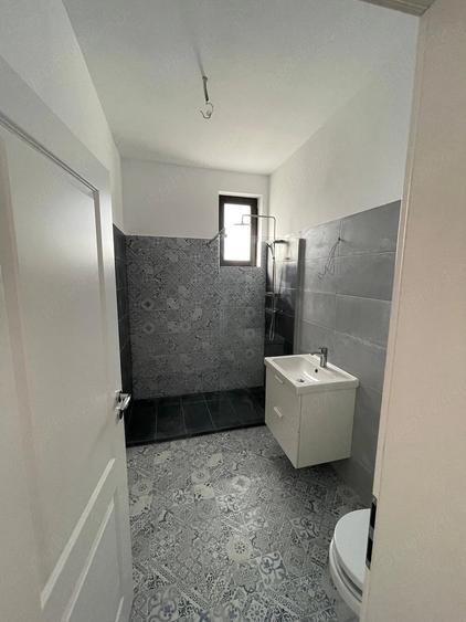 Casă cu 4 camere cu Teren 500 Mp în 1 Decembrie