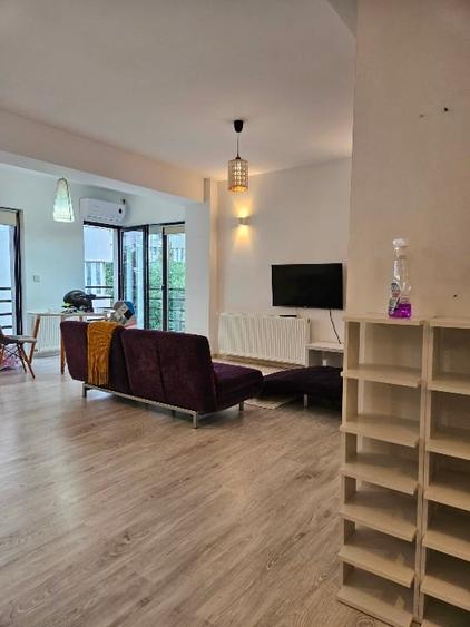 Apartament cu 2 camere nedecomandat, mobilat în Mihai Bravu