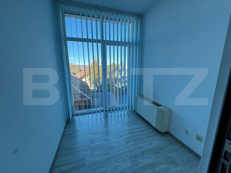 Birou, de 140 mp, în Central