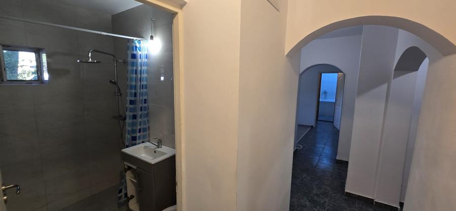 Apartament cu 4 camere semidecomandat în Brâncoveanu
