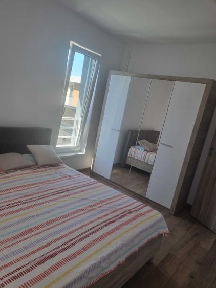 Apartament cu 2 camere semidecomandat în Dumbrăvița