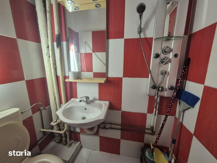 Apartament cu 3 camere semidecomandat în Trivale