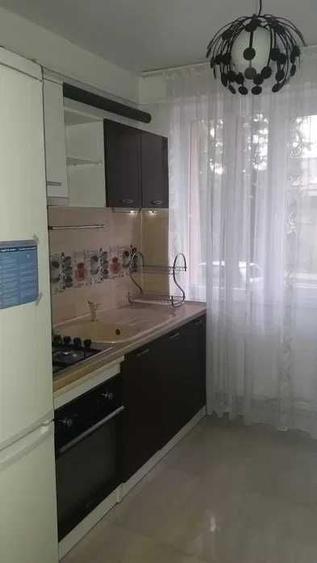 Apartament cu 3 camere semidecomandat în Ipotești