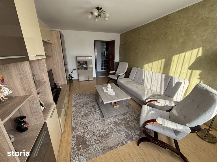 Apartament cu 3 camere decomandat în Tudor