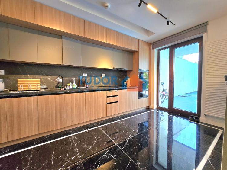 Duplex cu 9 camere cu Garaj în Pipera
