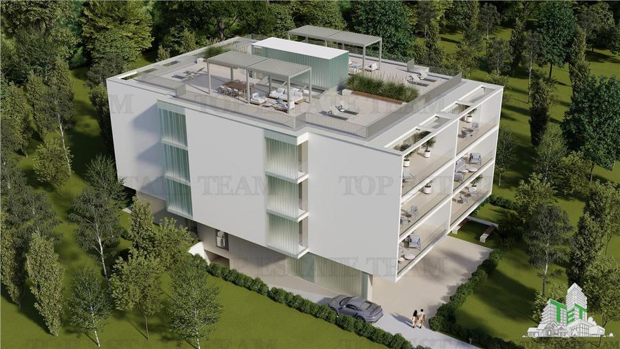 Penthouse cu 4 camere decomandat în Central