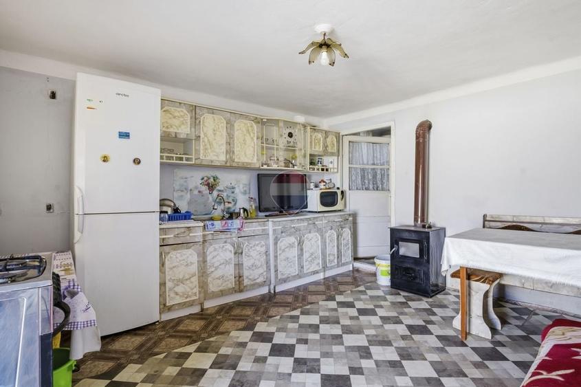Casă individuală cu 3 camere cu Teren 1439 Mp în Satu Mare