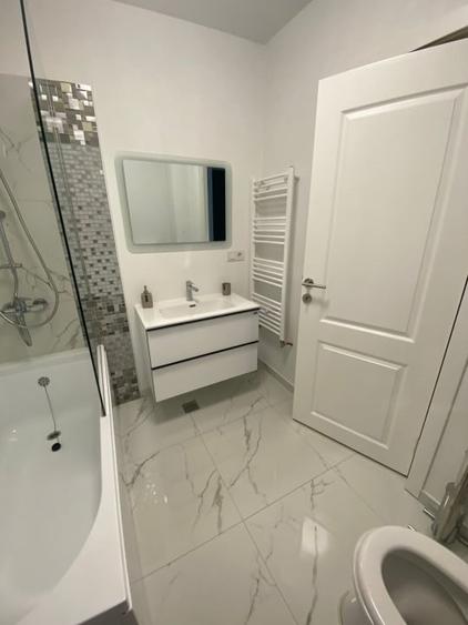 Apartament cu 2 camere semidecomandat, mobilat în Independenței