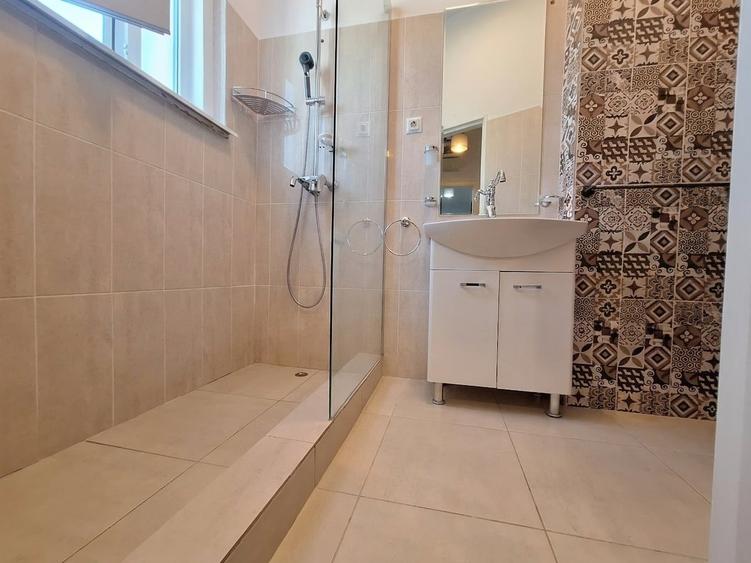 Apartament cu 2 camere decomandat, mobilat în Ultracentral