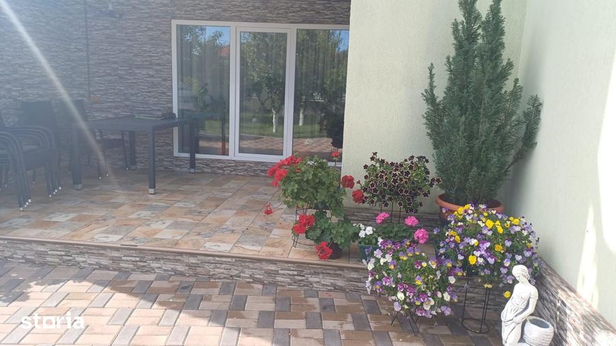 Casă cu 7 camere cu Teren 617 Mp în Cobadin