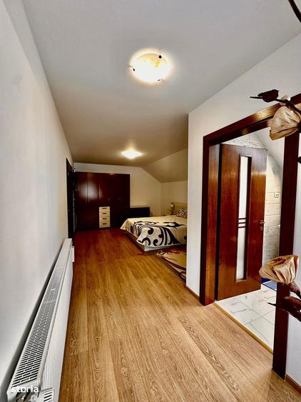 Casă cu 5 camere cu Teren 1200 Mp în Central
