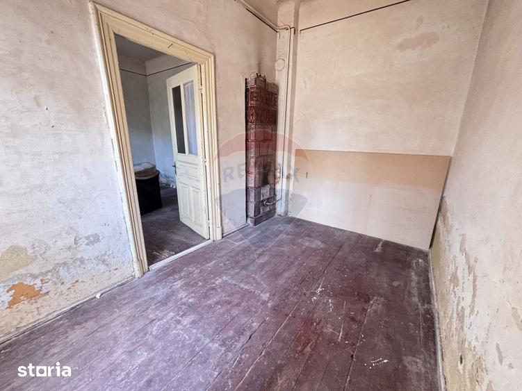 Casă cu 2 camere cu Teren 45 Mp în Dorobanți