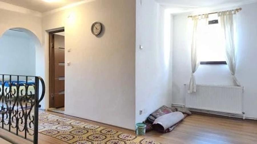 Casă cu Teren 500 Mp în Central