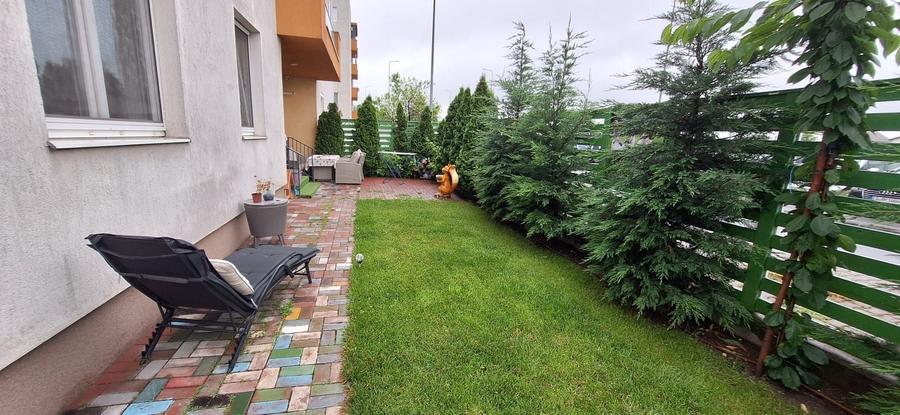Apartament cu 3 camere decomandat în Exterior Est
