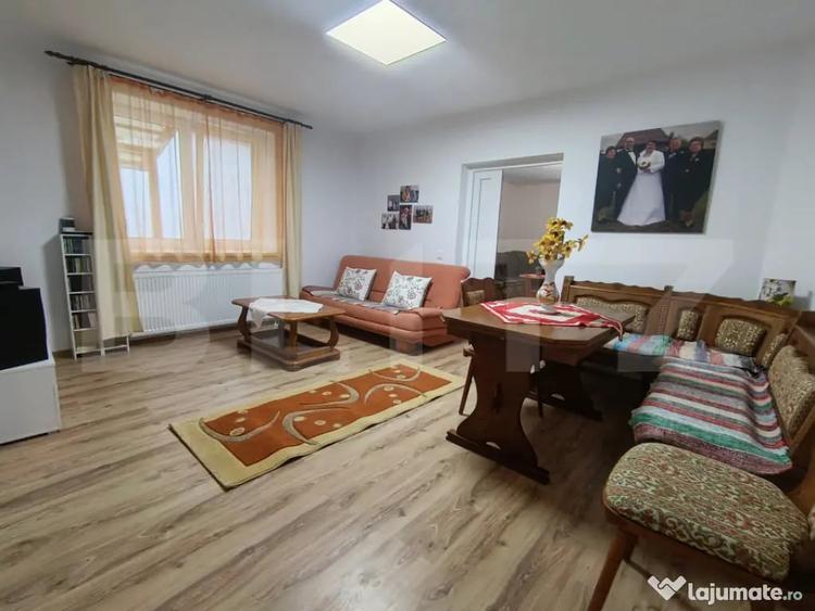 Casă cu 4 camere cu Teren 2000 Mp în Crasna