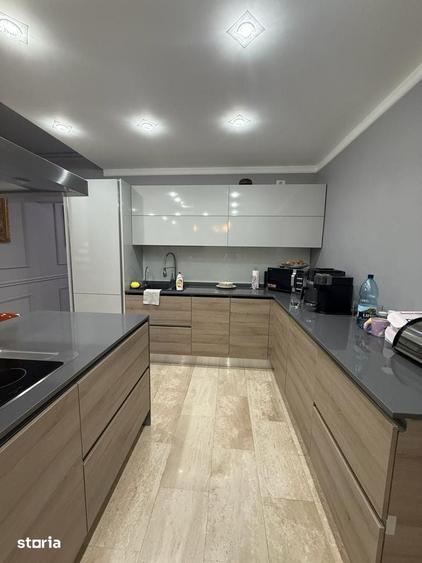 Casă cu 4 camere cu Teren 594 Mp în Central