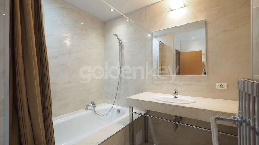Apartament cu 4 camere decomandat în Dorobanți