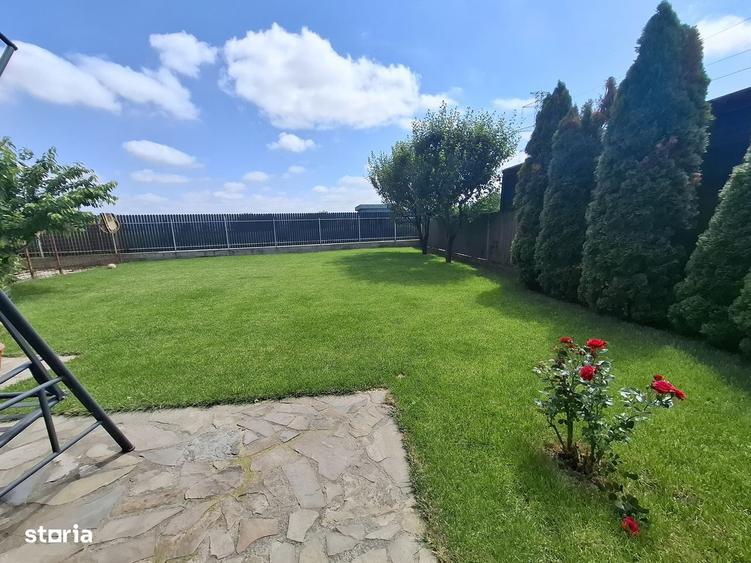 Casă cu 4 camere cu Teren 1000 Mp în Letea Veche