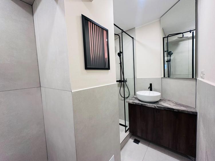 Apartament cu 3 camere decomandat, mobilat în Ultracentral
