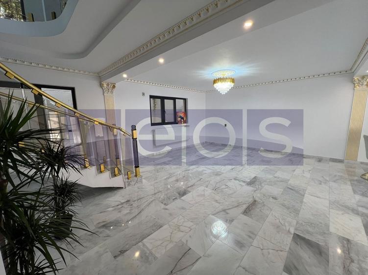 Casă individuală cu 7 camere cu Canalizare în Vitan Mall