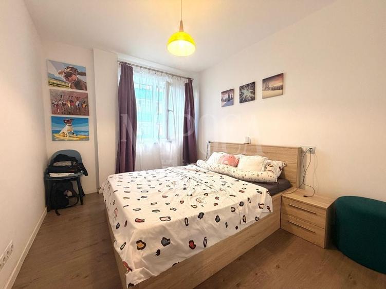 Apartament cu 3 camere semidecomandat, mobilat în Florești